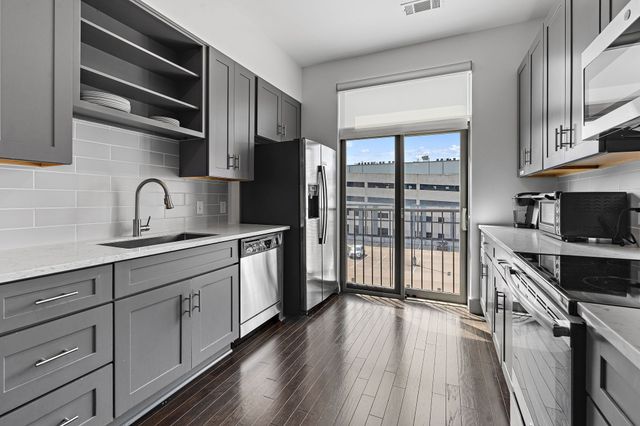 2407 8th Ave S Apt 402, Nashville, TN 37204