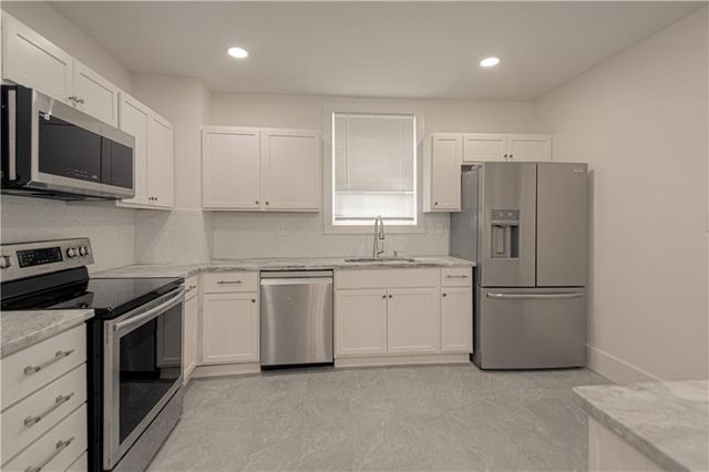 1704 Lake Avenue, Kansas City, KS 66103