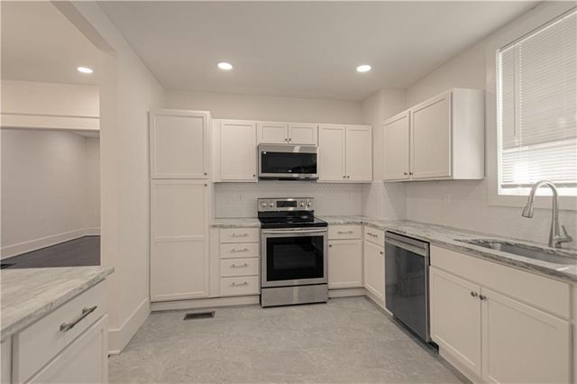 1704 Lake Avenue, Kansas City, KS 66103