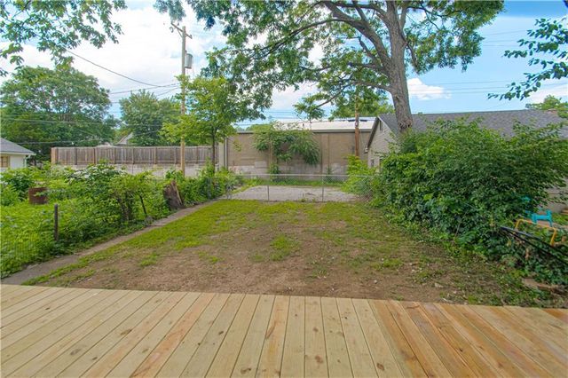 1704 Lake Avenue, Kansas City, KS 66103