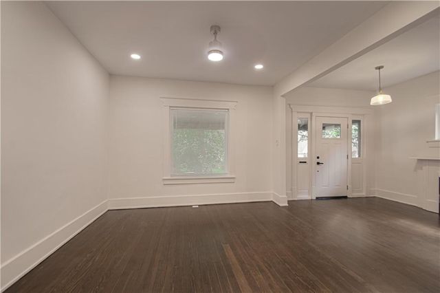1704 Lake Avenue, Kansas City, KS 66103
