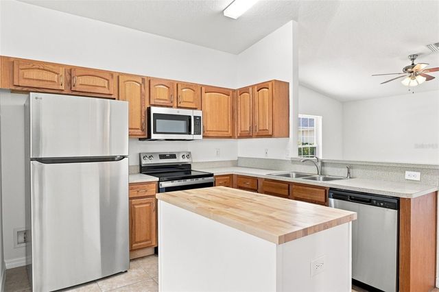 37150 HIGHLAND BLUFF CIRCLE, Dade City, FL 33523