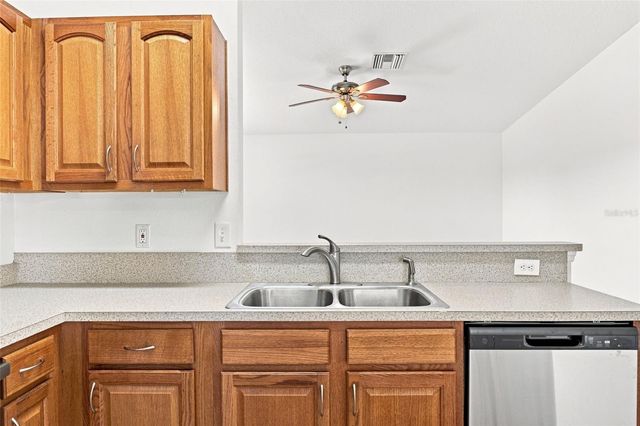37150 HIGHLAND BLUFF CIRCLE, Dade City, FL 33523