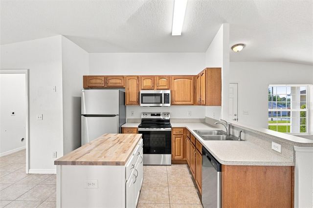 37150 HIGHLAND BLUFF CIRCLE, Dade City, FL 33523
