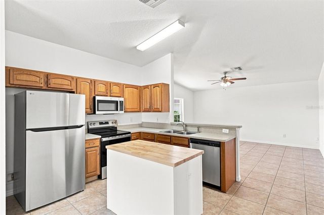 37150 HIGHLAND BLUFF CIRCLE, Dade City, FL 33523