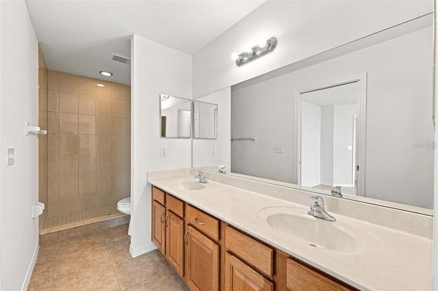 37150 HIGHLAND BLUFF CIRCLE, Dade City, FL 33523