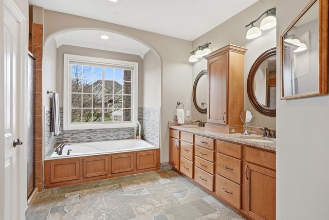 5200 THORNBROOK PKY, Columbia, MO 65203