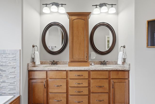 5200 THORNBROOK PKY, Columbia, MO 65203