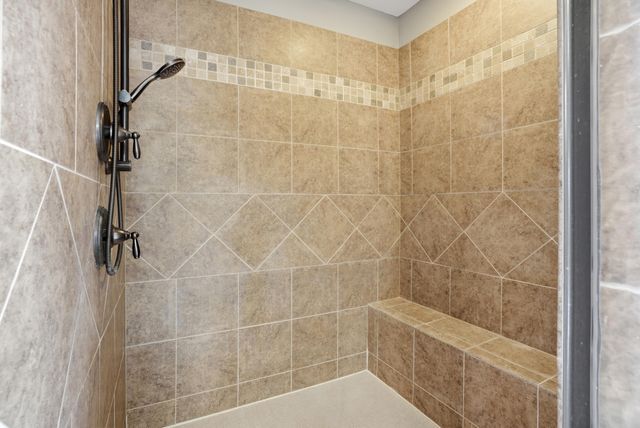 5200 THORNBROOK PKY, Columbia, MO 65203