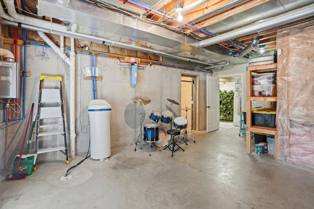 5200 THORNBROOK PKY, Columbia, MO 65203