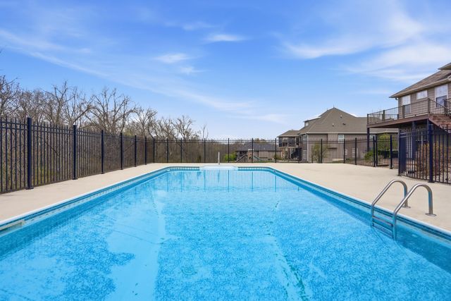5200 THORNBROOK PKY, Columbia, MO 65203