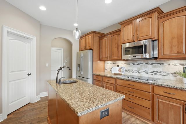 5200 THORNBROOK PKY, Columbia, MO 65203