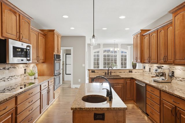 5200 THORNBROOK PKY, Columbia, MO 65203