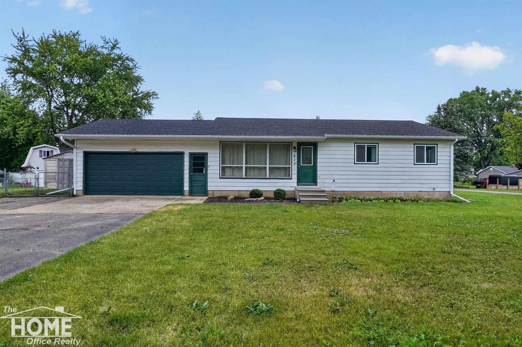 823 Tracy Street, Owosso Twp, MI 48867