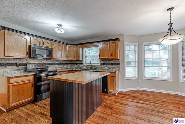 805 Greenview Circle, Elizabethtown, KY 42701