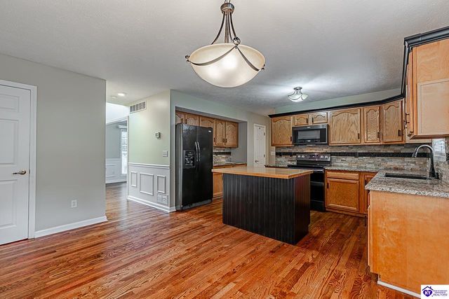 805 Greenview Circle, Elizabethtown, KY 42701