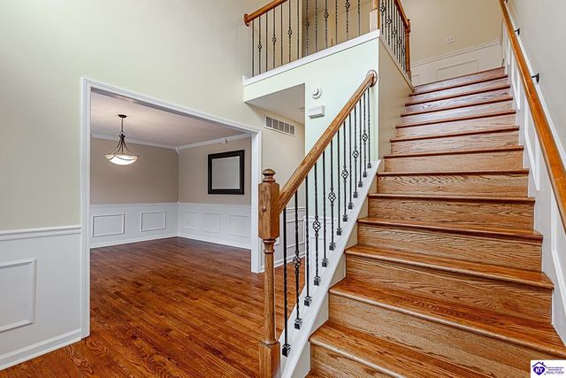 805 Greenview Circle, Elizabethtown, KY 42701