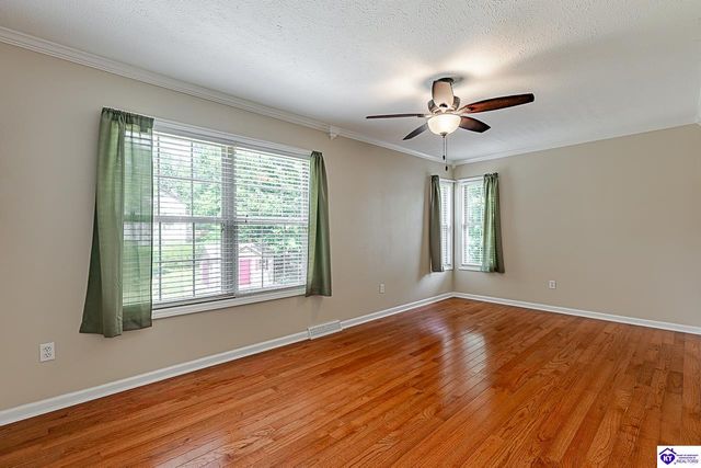 805 Greenview Circle, Elizabethtown, KY 42701