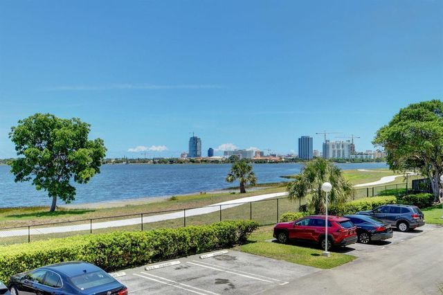 500 Executive Center Drive 3i, West Palm Beach, FL 33401