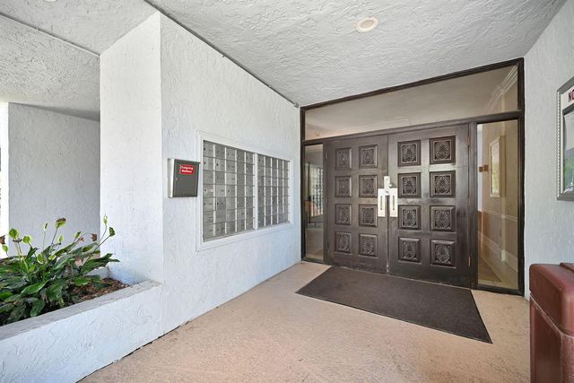500 Executive Center Drive 3i, West Palm Beach, FL 33401