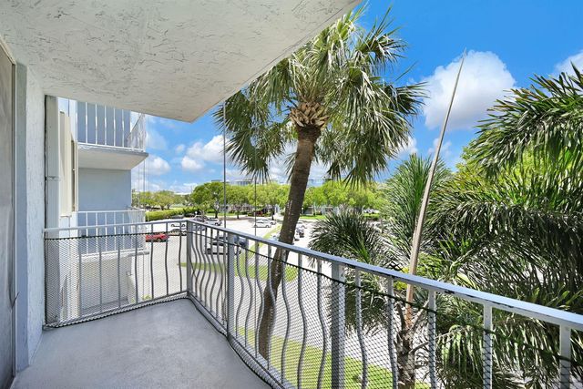 500 Executive Center Drive 3i, West Palm Beach, FL 33401