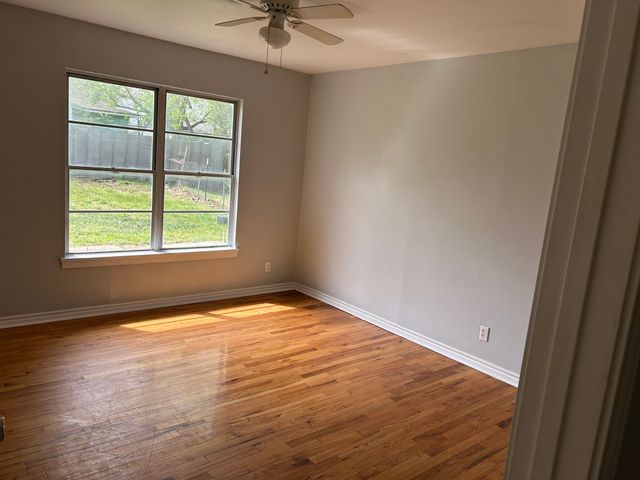 121 Vandenburg Drive, Denison, TX 75020