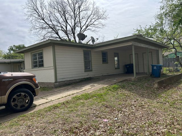 121 Vandenburg Drive, Denison, TX 75020