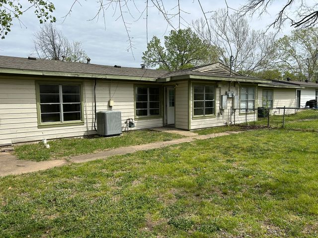 121 Vandenburg Drive, Denison, TX 75020