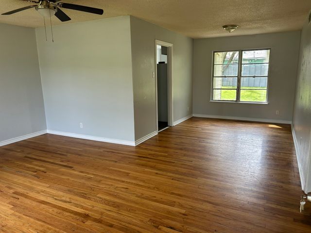 121 Vandenburg Drive, Denison, TX 75020