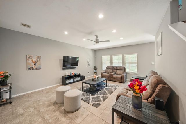 163 Meadow Valley Drive, Conroe, TX 77384