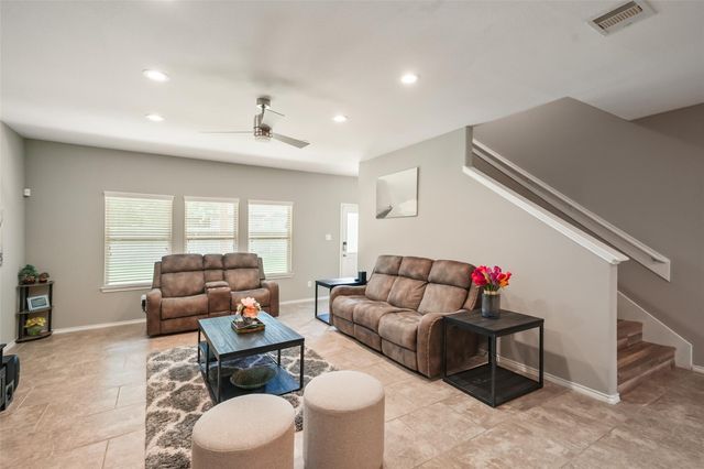 163 Meadow Valley Drive, Conroe, TX 77384