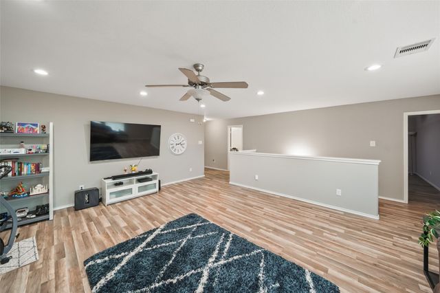 163 Meadow Valley Drive, Conroe, TX 77384