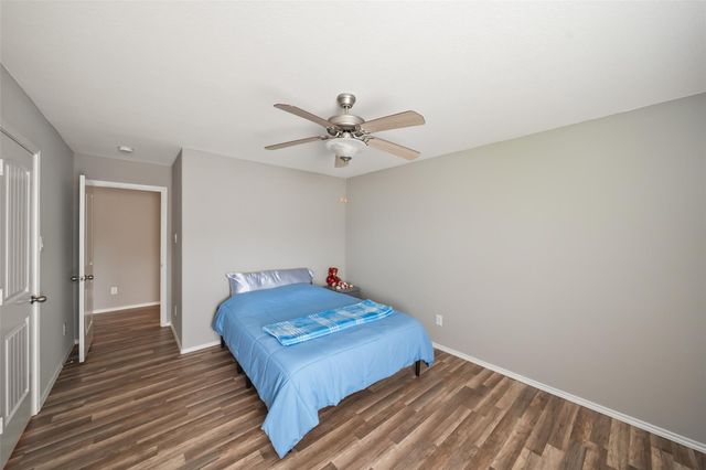 163 Meadow Valley Drive, Conroe, TX 77384