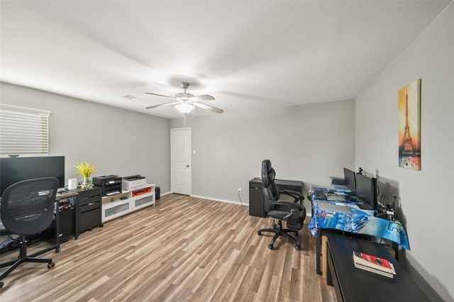 163 Meadow Valley Drive, Conroe, TX 77384