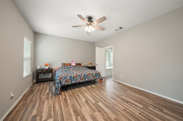 163 Meadow Valley Drive, Conroe, TX 77384