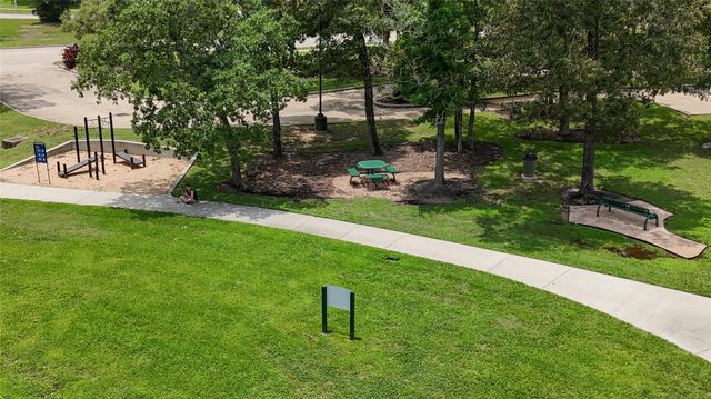 163 Meadow Valley Drive, Conroe, TX 77384