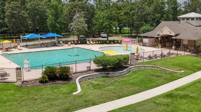 163 Meadow Valley Drive, Conroe, TX 77384