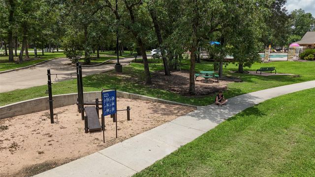 163 Meadow Valley Drive, Conroe, TX 77384