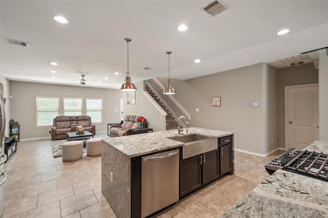 163 Meadow Valley Drive, Conroe, TX 77384