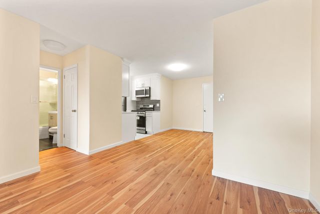 70-25 Yellowstone Boulevard 3U, Forest Hills, NY 11375