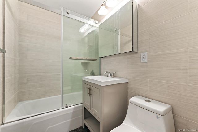 70-25 Yellowstone Boulevard 3U, Forest Hills, NY 11375