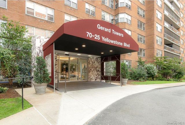 70-25 Yellowstone Boulevard 3U, Forest Hills, NY 11375