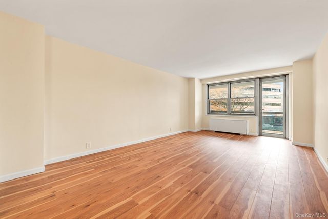 70-25 Yellowstone Boulevard 3U, Forest Hills, NY 11375