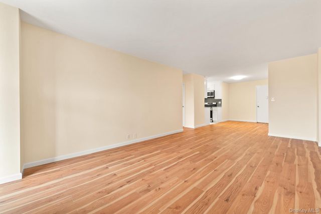 70-25 Yellowstone Boulevard 3U, Forest Hills, NY 11375