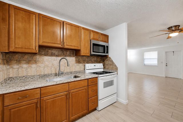 850 E Commercial Boulevard 250f, Oakland Park, FL 33334