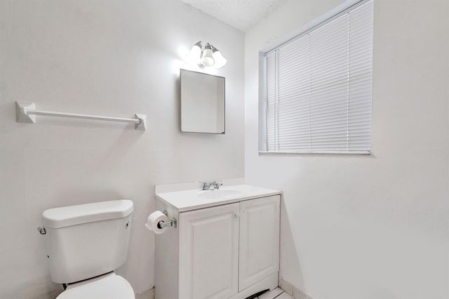 850 E Commercial Boulevard 250f, Oakland Park, FL 33334