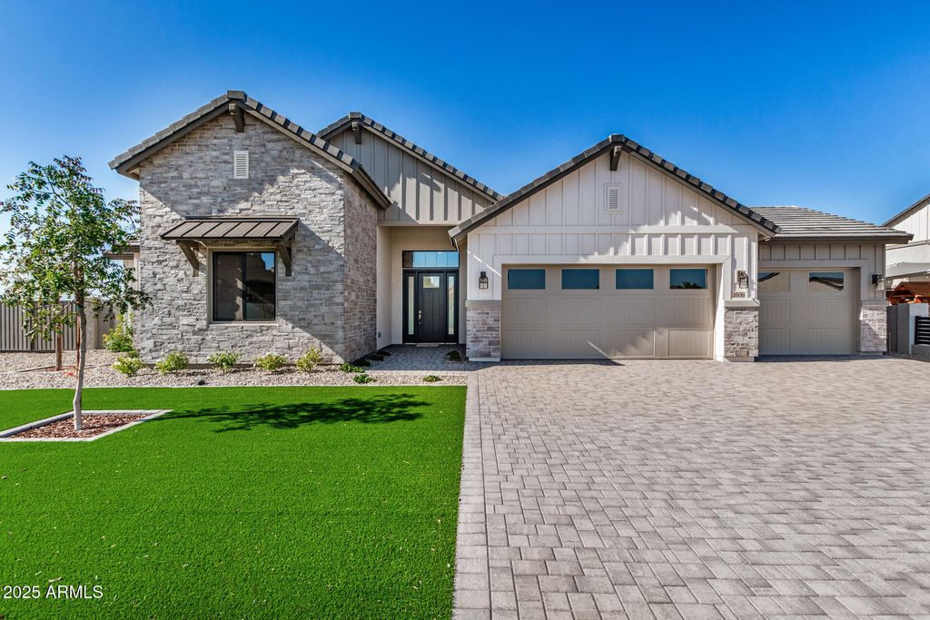 1606 E MINTON Street, Mesa, AZ 85203