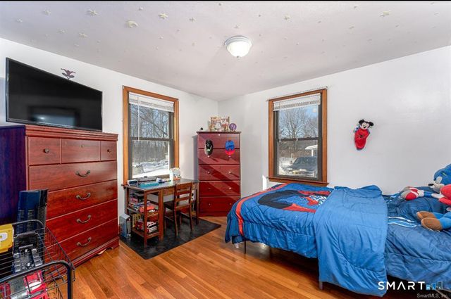 136 Pearl Lake Road, Waterbury, CT 06706