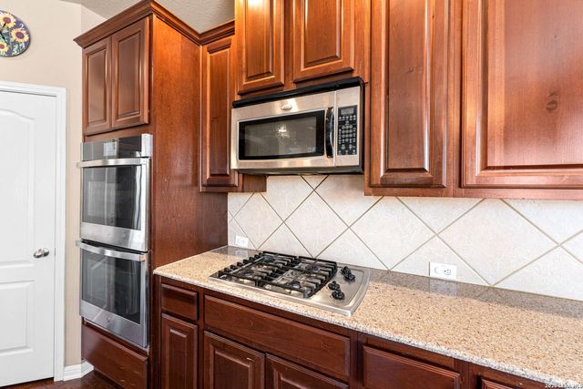 26042 Laurel, San Antonio, TX 78260