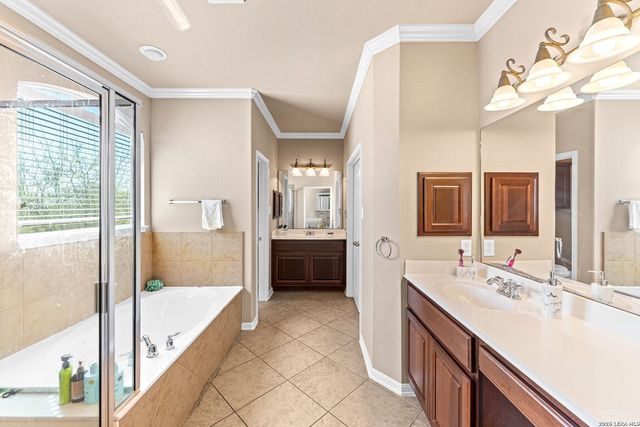 26042 Laurel, San Antonio, TX 78260